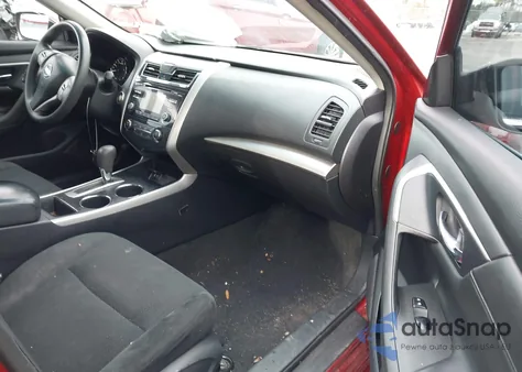 2015 Nissan Altima 2.5 S z USA, uszkodzony, nr VIN 1N4AL3AP4FC498595